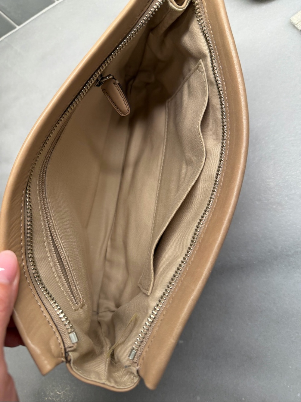 Coach Leather Zip Clutch Wristlet Pouch Beige Taupe Tassel Accent - Picture 6 of 6